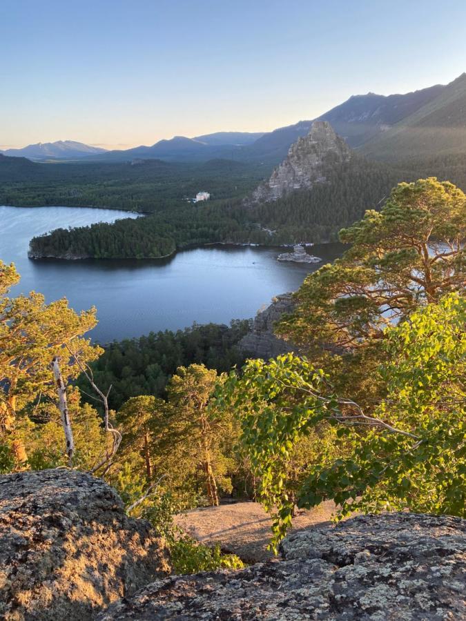 Forest And Lake Borovoje Exteriér fotografie